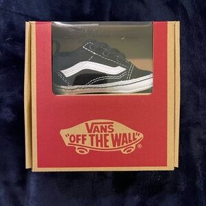 Vans Old Skool Crib Shoes - Infant - Size 2.0 - Black and White